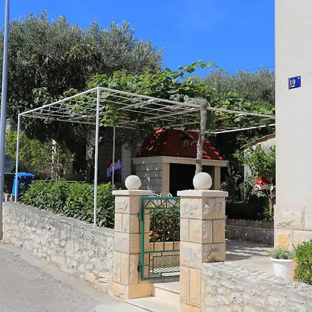 公寓 With Parking Space Supetar, Brac - 21655